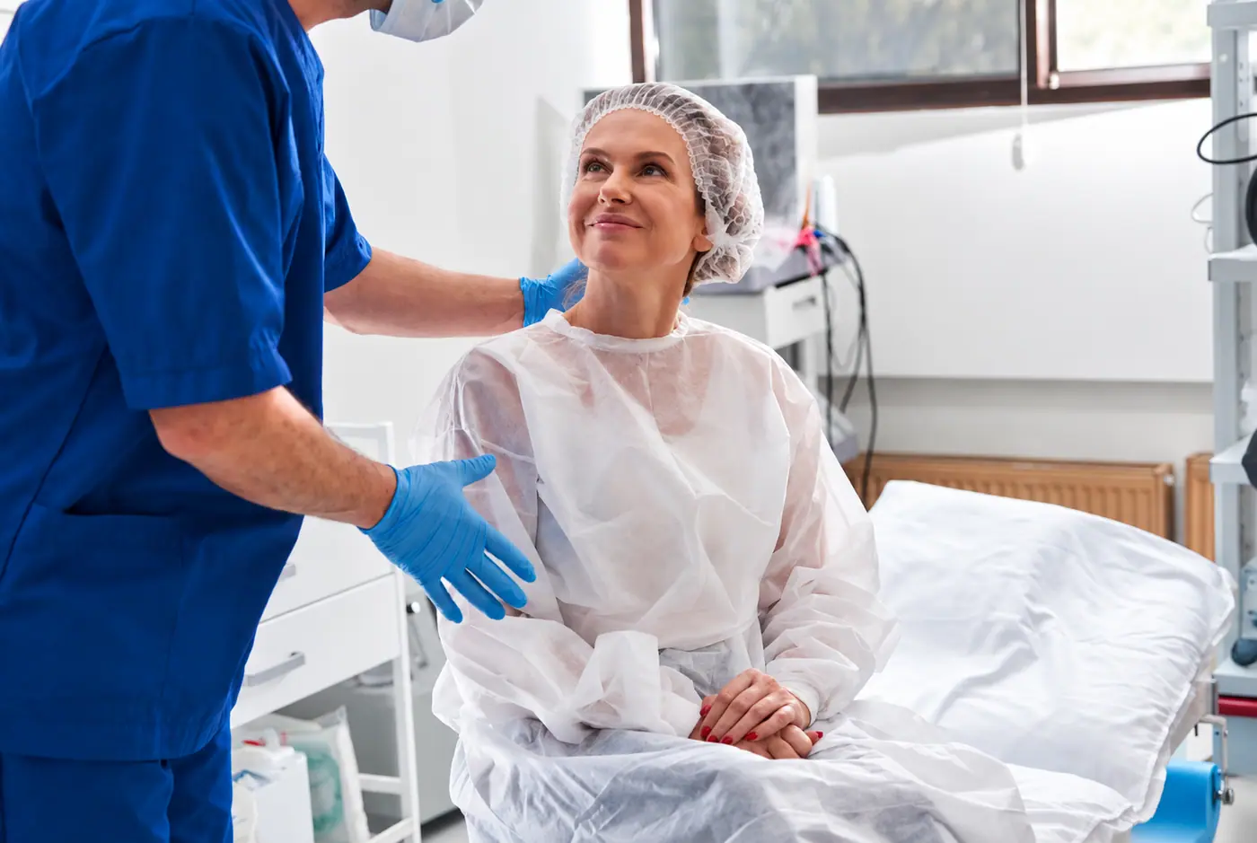Consultation médicale dans un cabinet de la clinique.